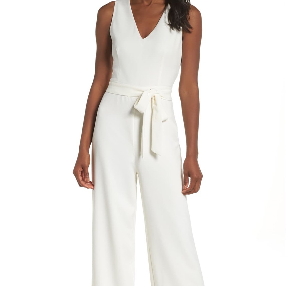 Vince Camuto White Jumpsuit size 2